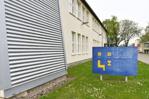 Schulhaus des Gymnasiums in der Fichtestraße